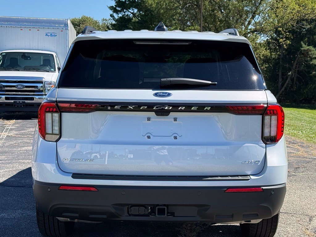 New 2026 Ford Explorer Active AWD/4WD image 5