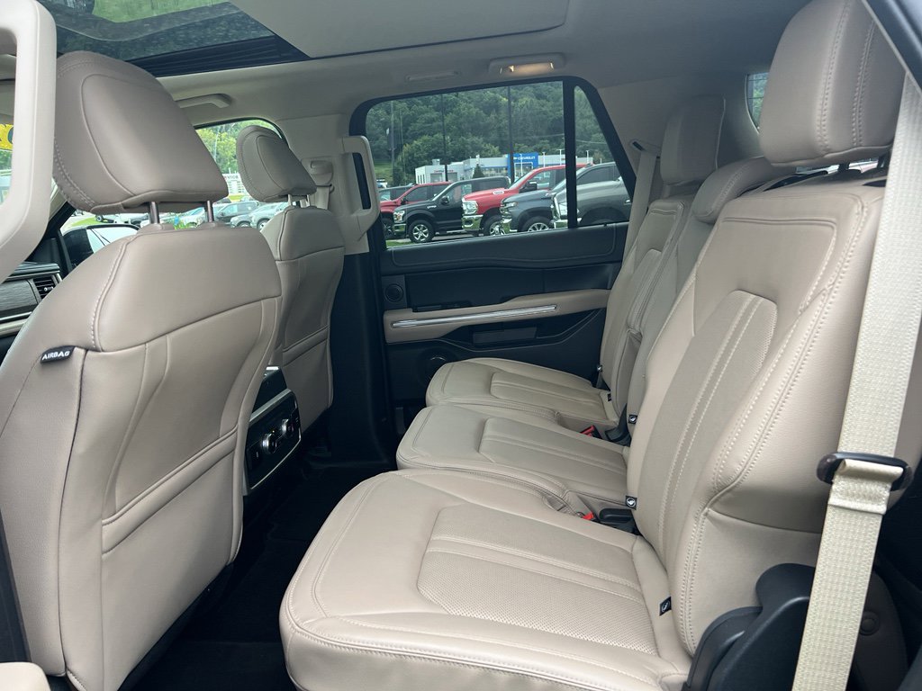 Used 2023 Ford Expedition Limited image 7