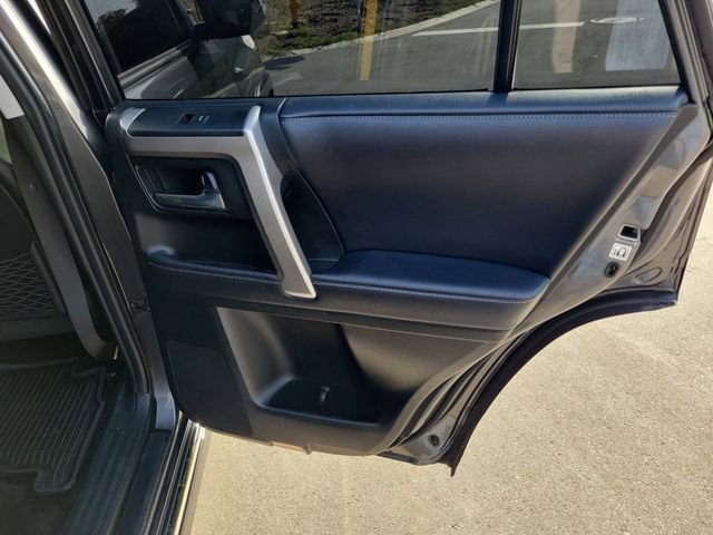Used 2018 Toyota 4Runner Limited AWD/4WD image 33