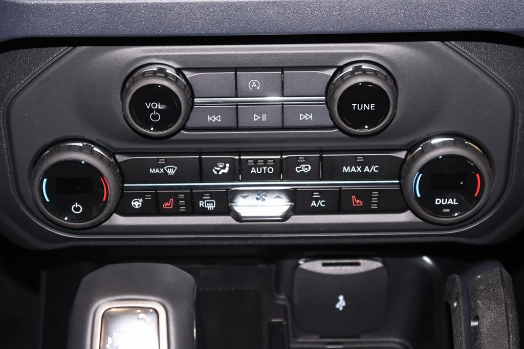 New 2025 Ford Bronco Outer Banks w/ Sasquatch Package image 24