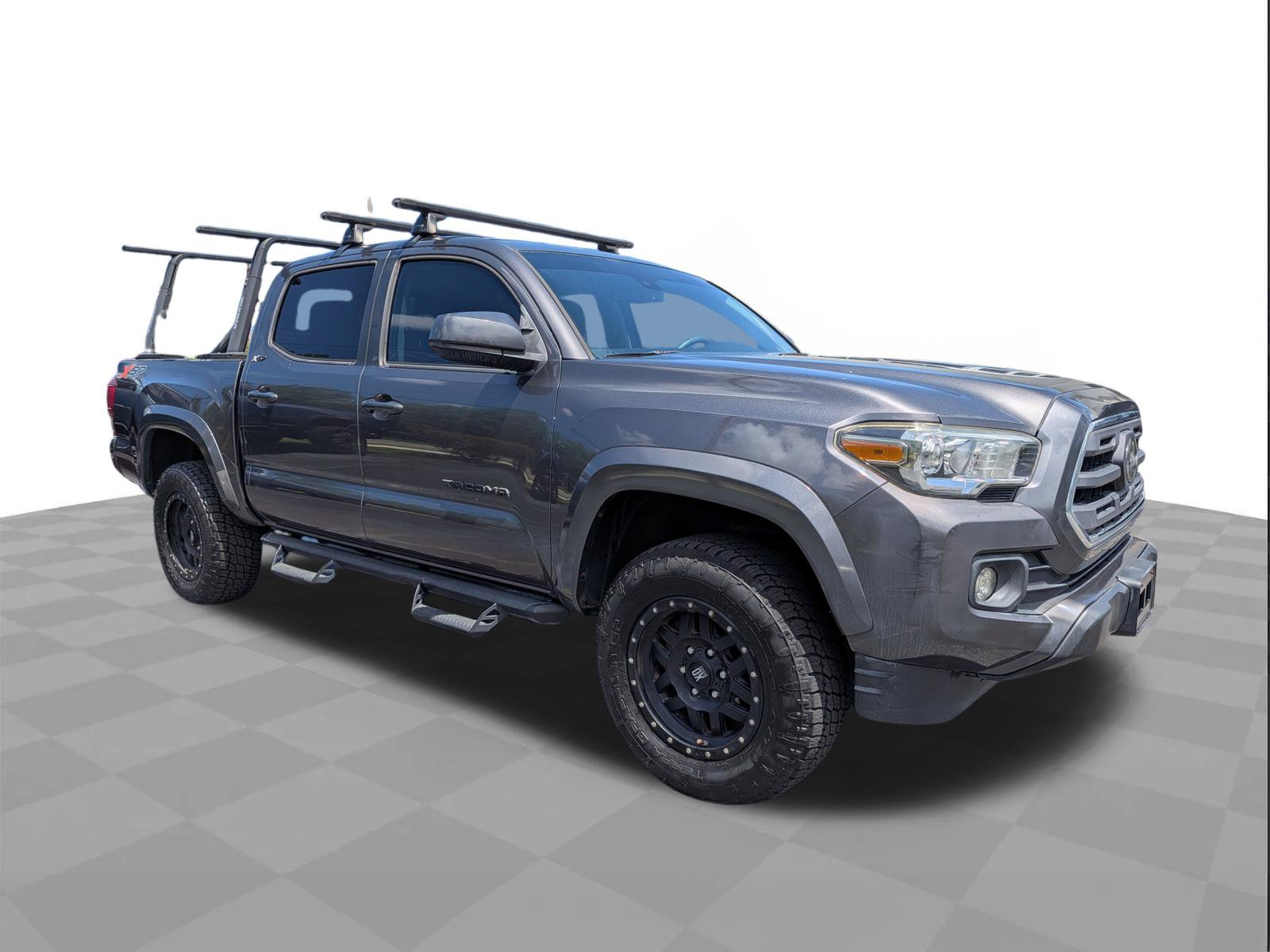 Used 2018 Toyota Tacoma SR5 RWD image 2