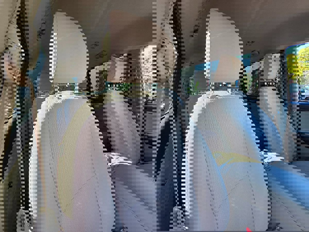 Used 2019 Kia Sedona LX image 17