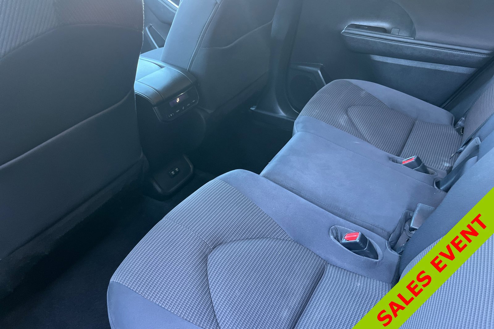 Used 2021 Toyota Highlander LE image 12