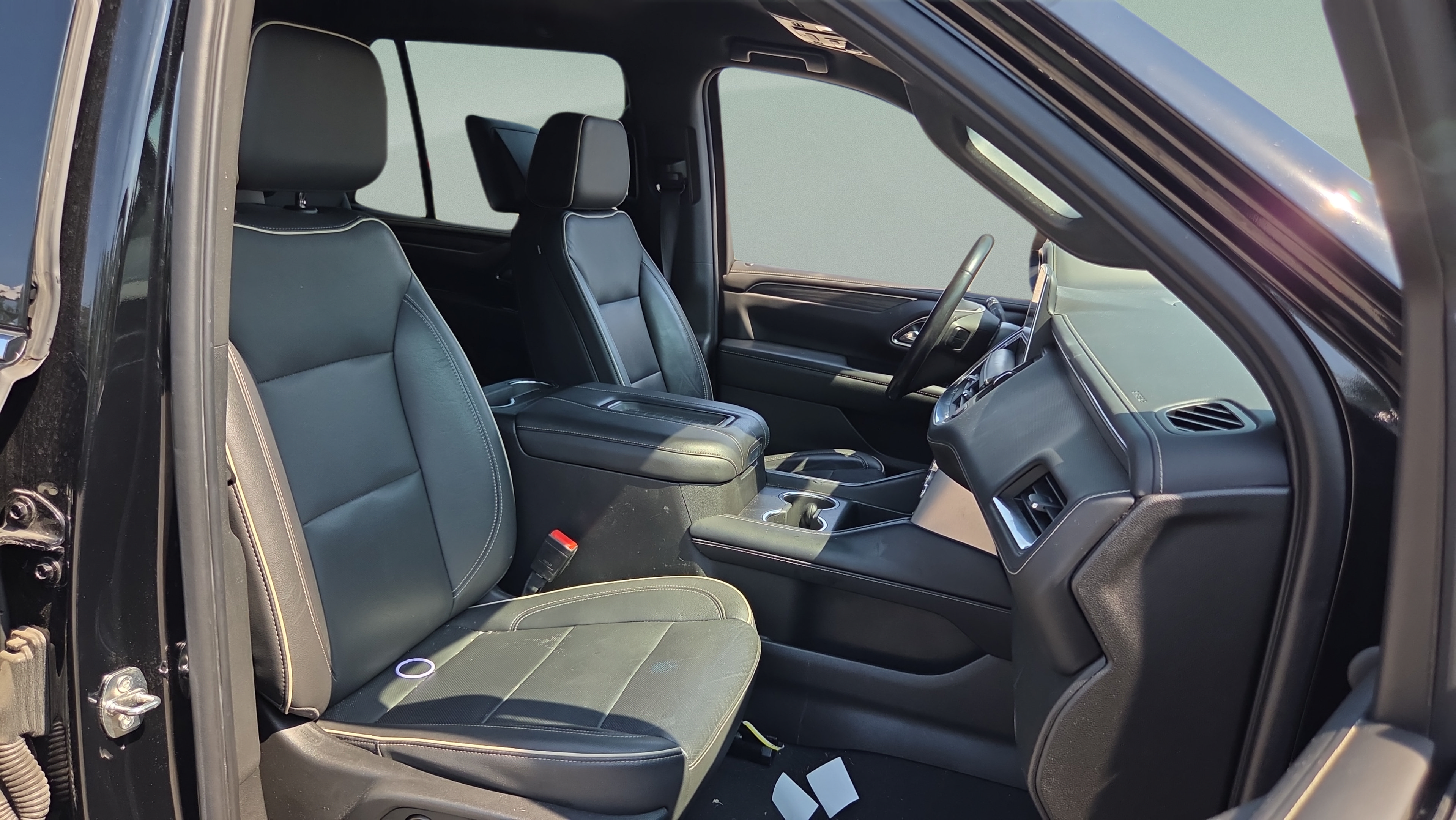 Used 2021 GMC Yukon SLT w/ Rear Media and Nav Package AWD/4WD image 16