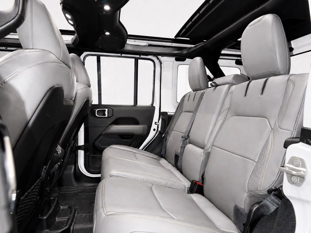 Used 2024 Jeep Wrangler High Altitude AWD/4WD image 19
