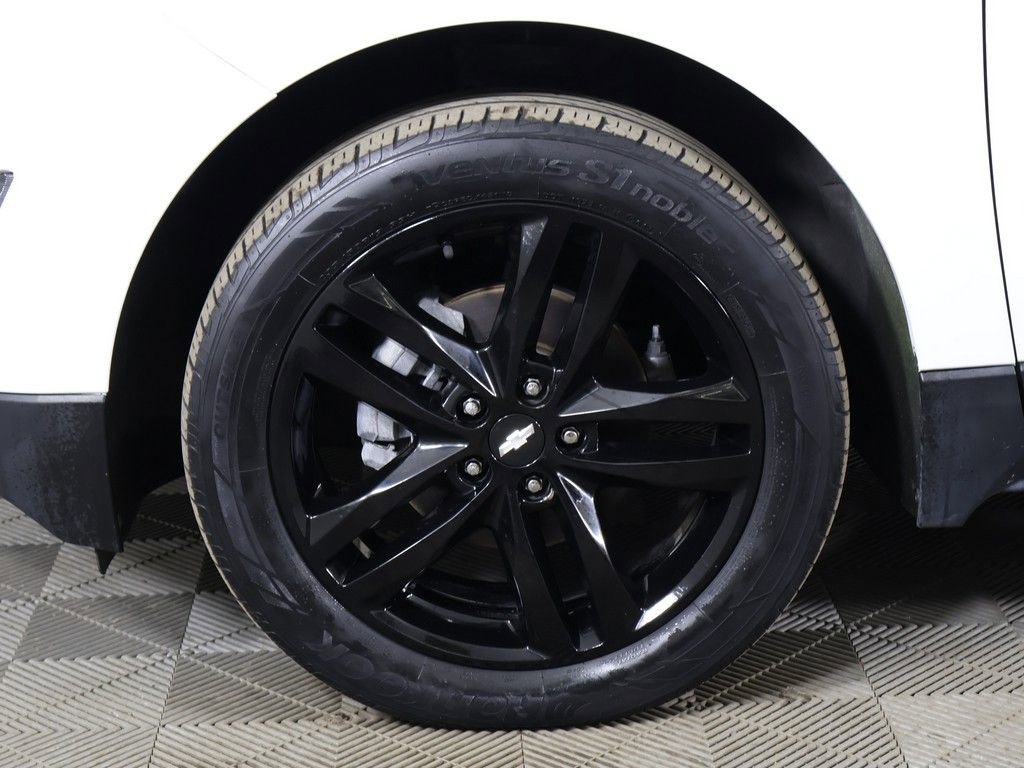 Used 2020 Chevrolet Equinox LT w/ Sport Edition image 22