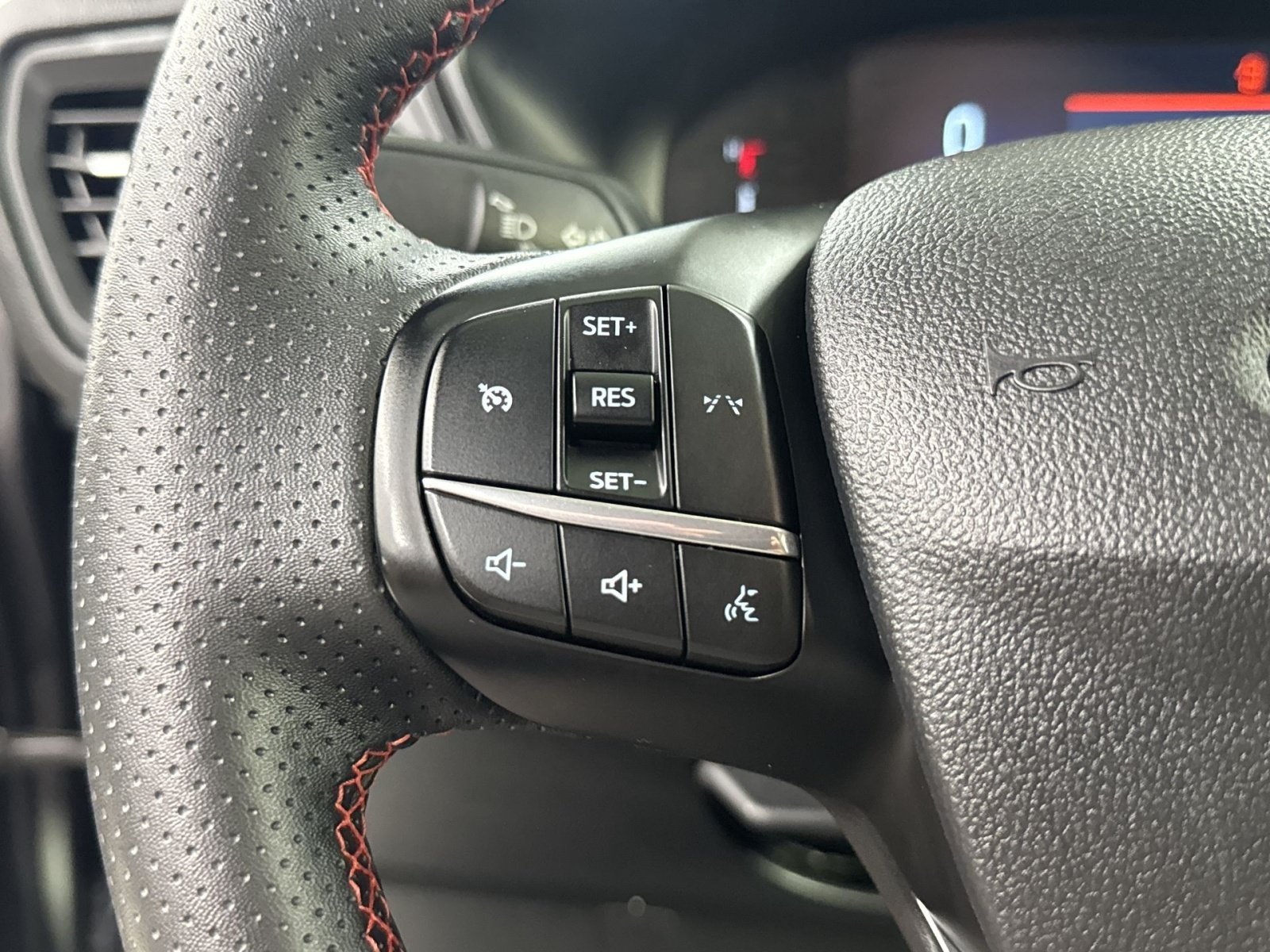 Used 2025 Ford Escape ST-Line AWD/4WD image 45