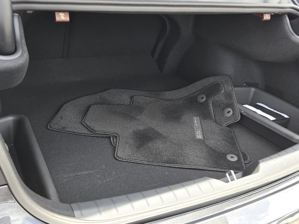 Certified 2025 Hyundai Sonata SE FWD image 13