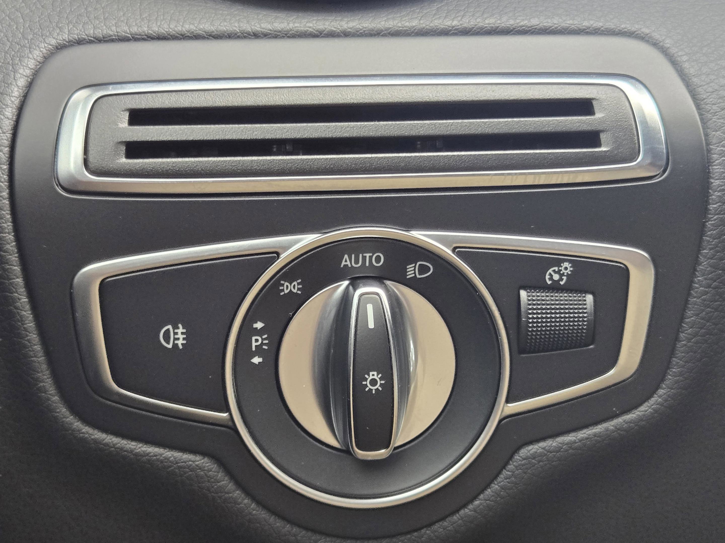 Used 2017 Mercedes-Benz C 300 Sedan image 18