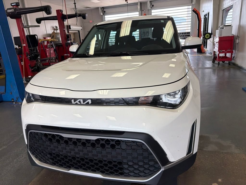 Used 2024 Kia Soul LX w/ Option Group 015 FWD image 5