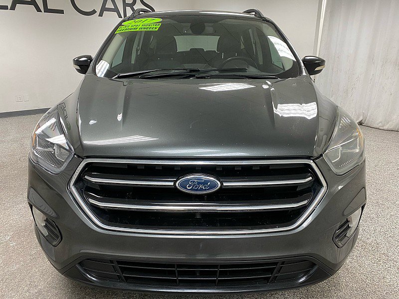 Used 2017 Ford Escape Titanium image 2