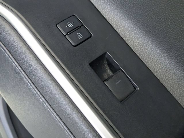 Used 2021 Toyota Highlander XSE AWD/4WD image 36
