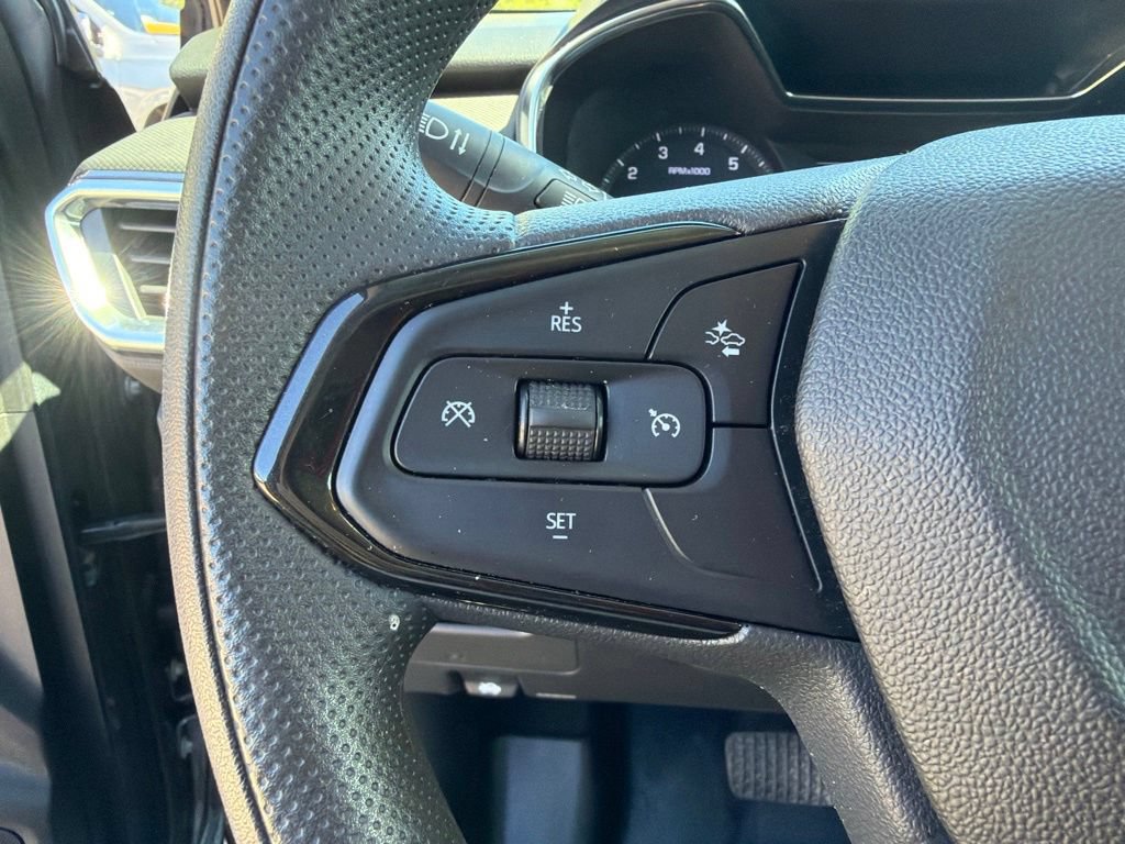 Used 2022 Chevrolet TrailBlazer LT w/ Confidence II Package FWD image 26