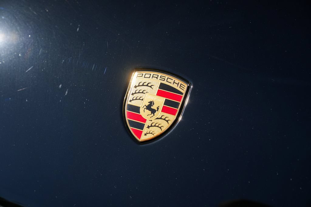 Certified 2026 Porsche Macan AWD/4WD image 8