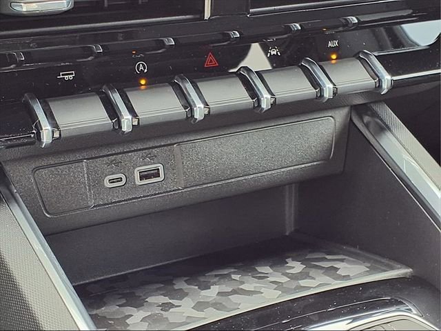 New 2025 GMC Canyon Elevation w/ Convenience Package image 14