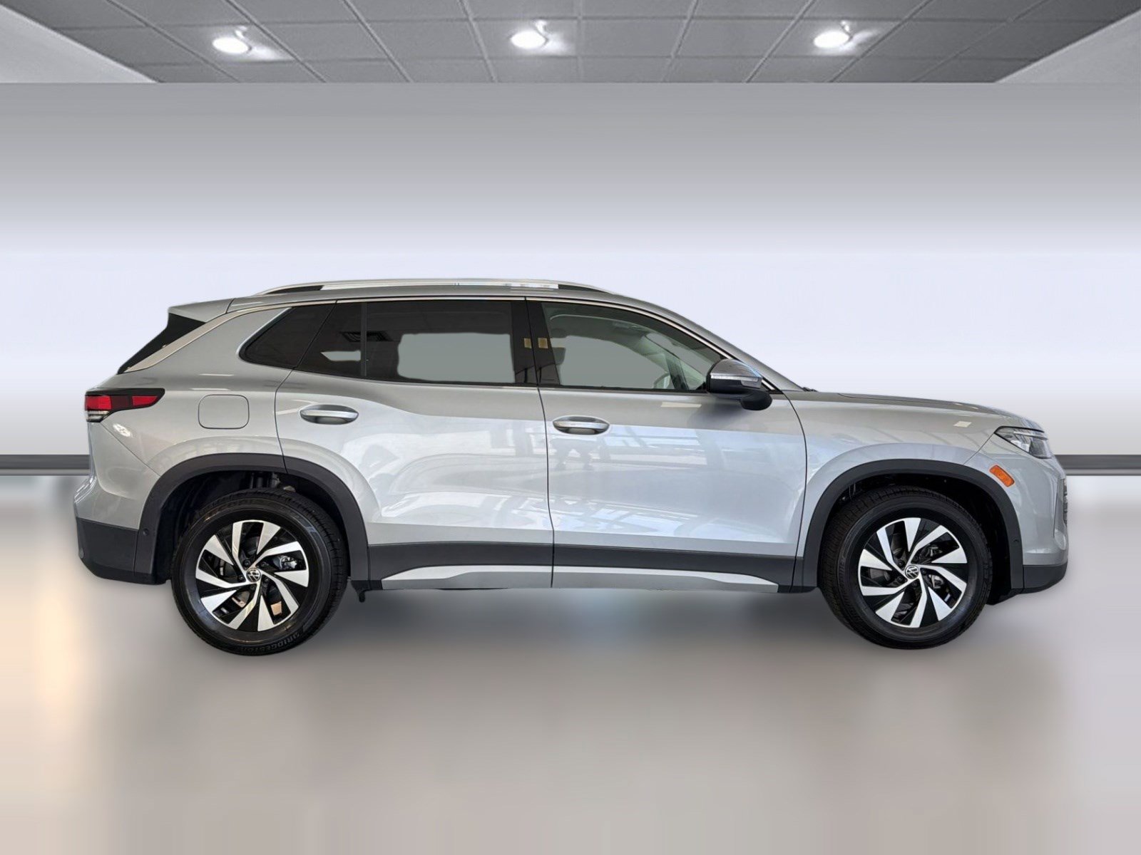 New 2026 Volkswagen Tiguan S FWD image 8