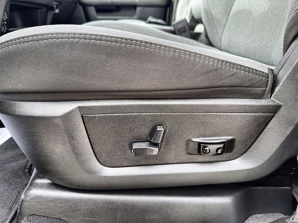 Used 2024 RAM 2500 Big Horn w/ Bed Utility Group image 14