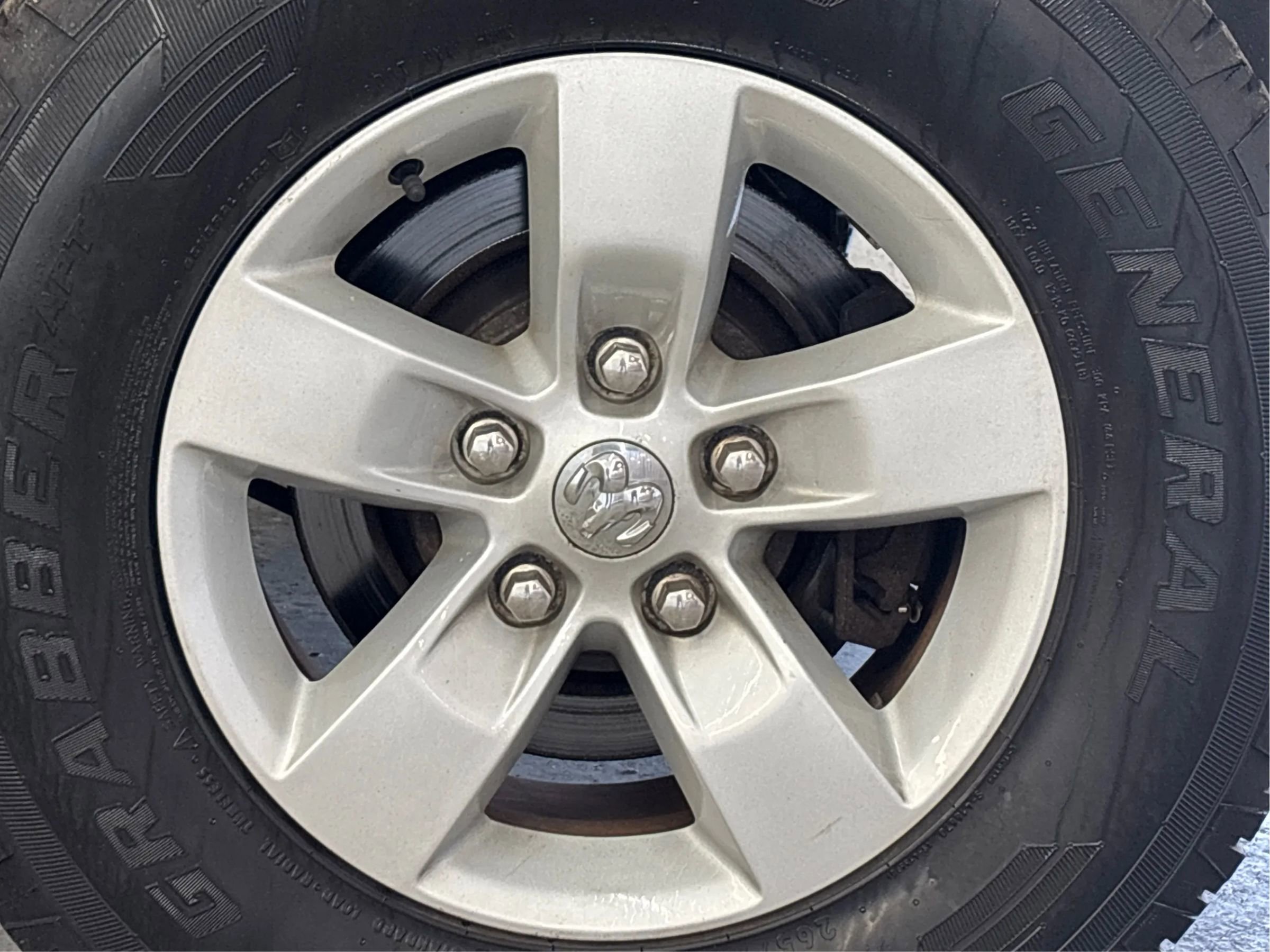 Used 2016 RAM 1500 Express image 30