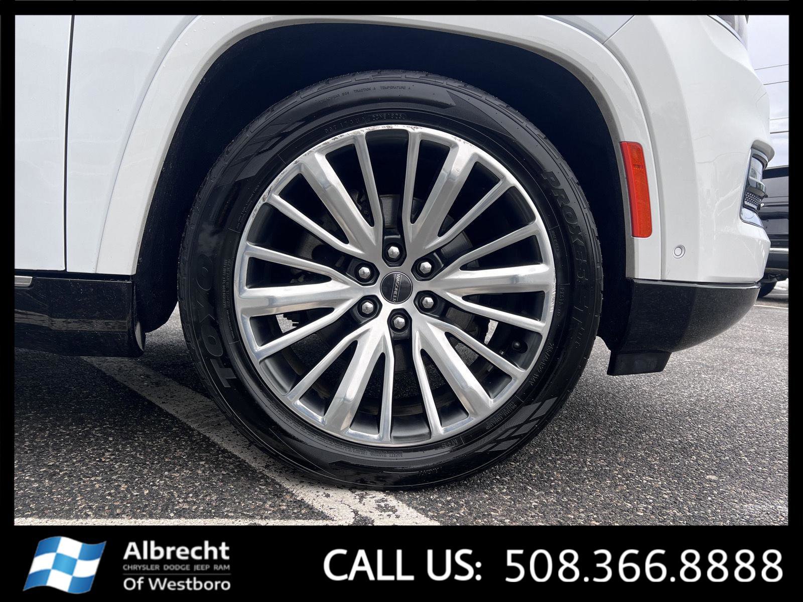 Used 2024 Jeep Grand Wagoneer L Series III image 38