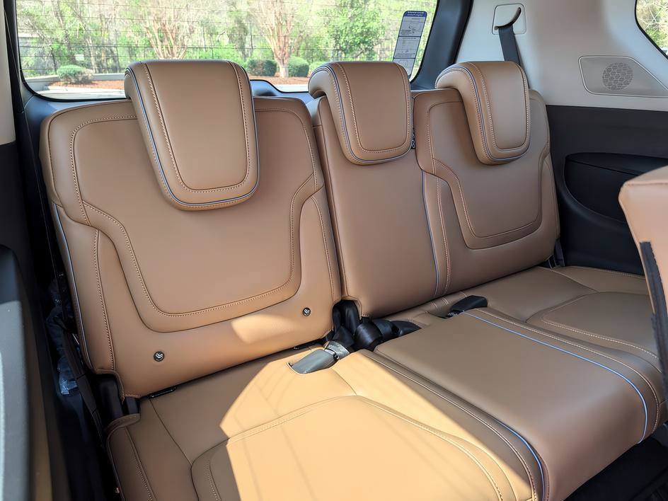 Certified 2026 INFINITI QX80 Luxe w/ Cargo Package AWD/4WD image 22