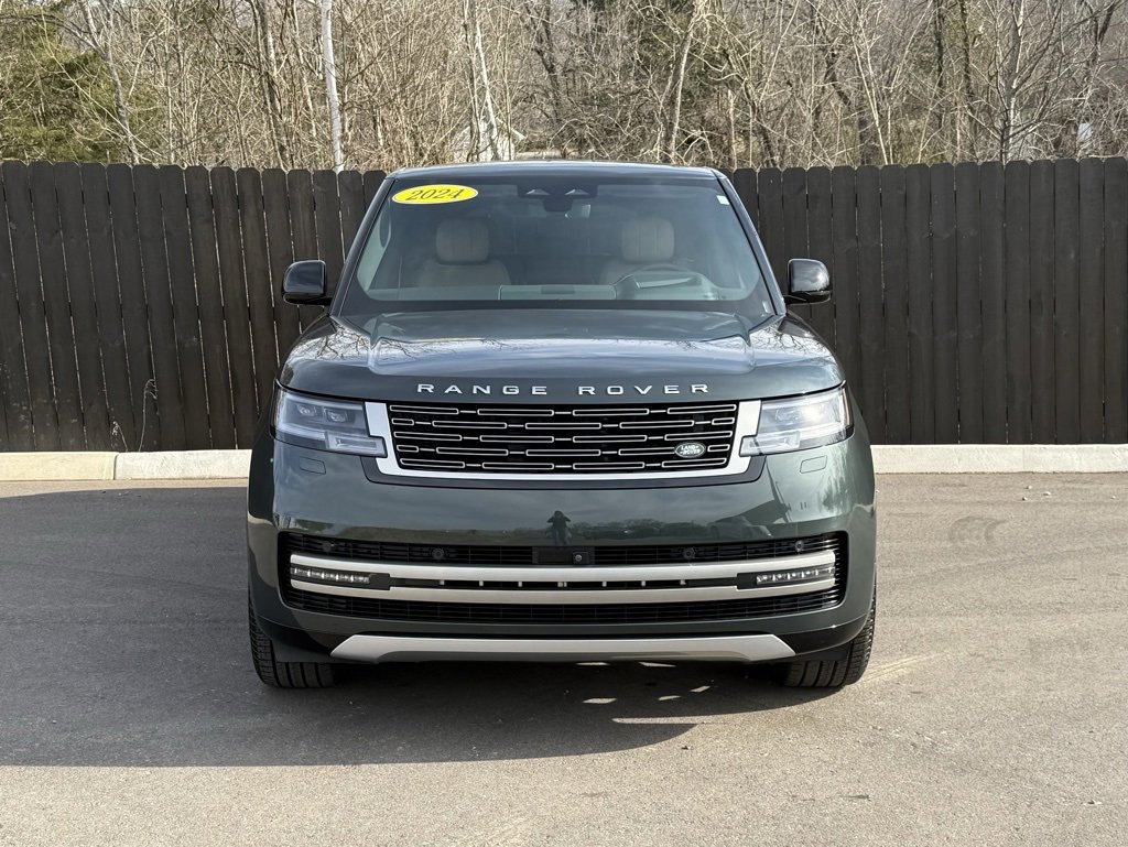 Certified 2024 Land Rover Range Rover SE image 9