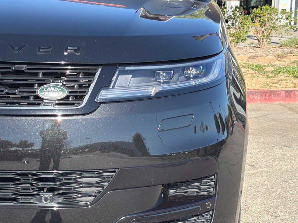 Used 2025 Land Rover Range Rover Sport Dynamic SE AWD/4WD image 7