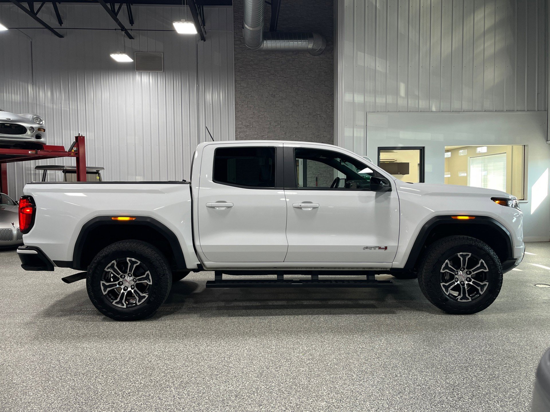 Certified 2023 GMC Canyon AT4 image 6