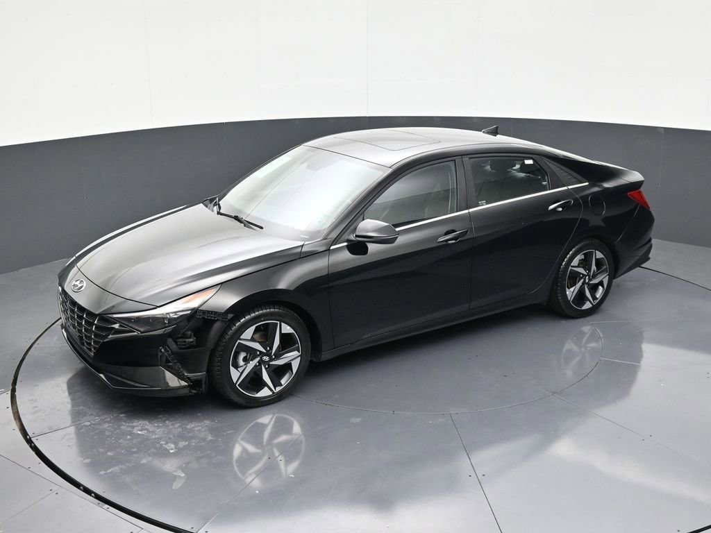 Used 2023 Hyundai Elantra Limited w/ Preferred Accessory Package FWD image 12