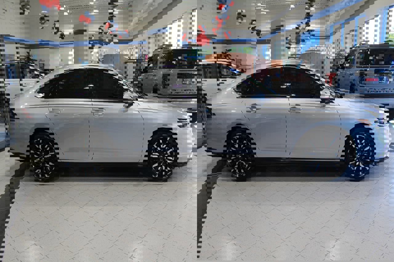 Used 2024 Honda Accord Touring image 30