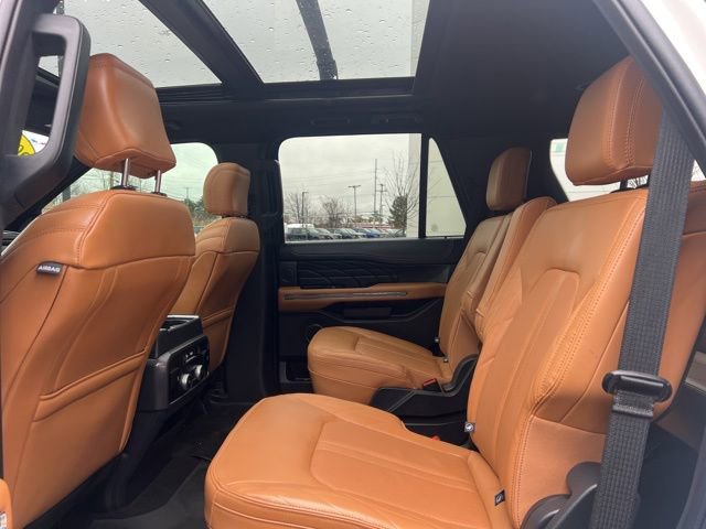 Used 2024 Ford Expedition Platinum image 19