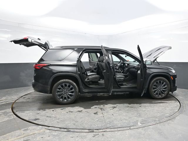 Used 2023 Chevrolet Traverse RS image 50