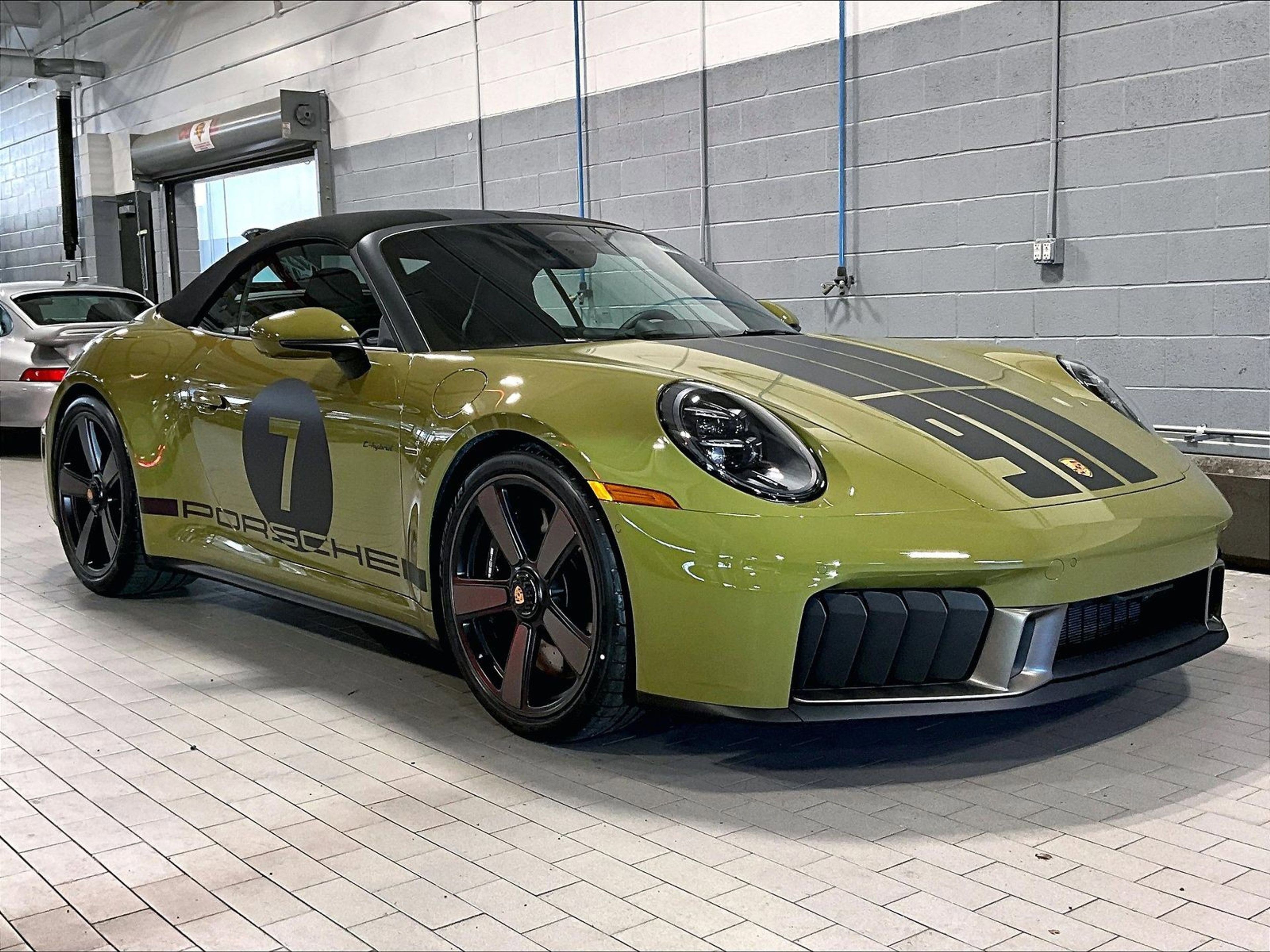 New 2026 Porsche 911 GTS image 7