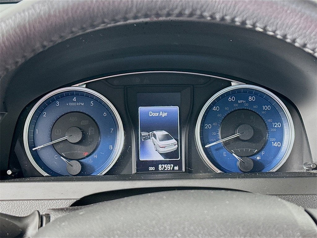 Used 2017 Toyota Camry XLE image 12