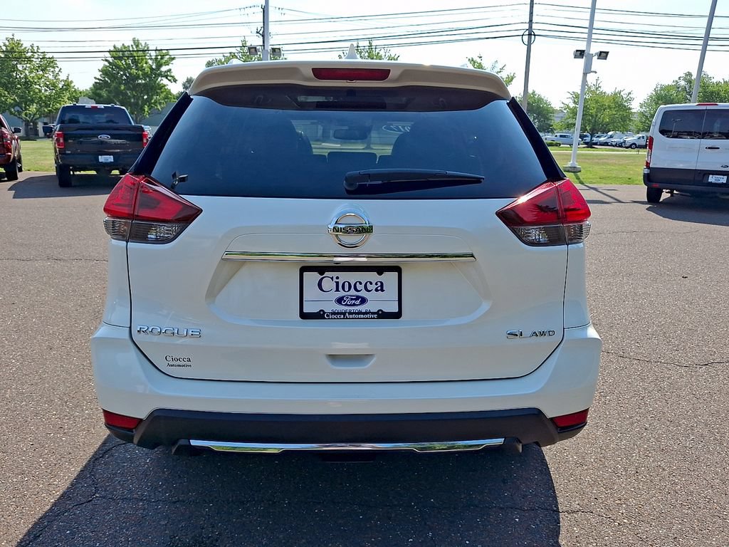 Used 2017 Nissan Rogue SL w/ SL Premium Package AWD/4WD image 8
