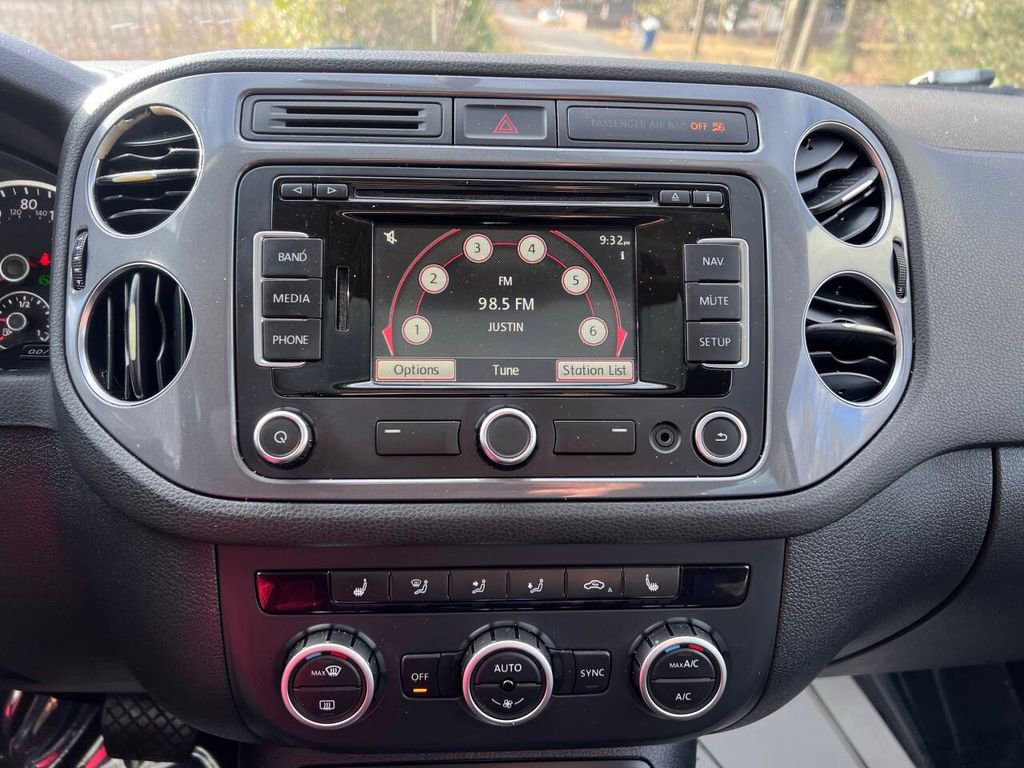 Used 2014 Volkswagen Tiguan SEL image 13