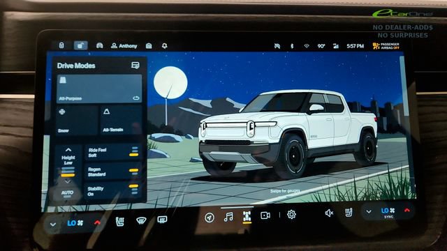Used 2025 Rivian R1T Adventure AWD/4WD image 63