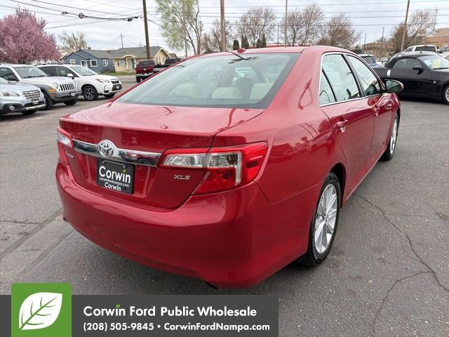 Used 2014 Toyota Camry XLE w/ Leather Package FWD image 5