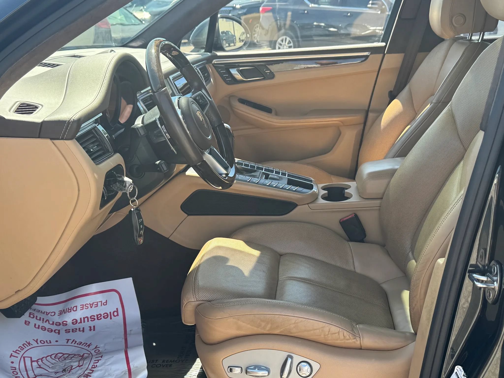 Used 2018 Porsche Macan Turbo AWD/4WD image 17