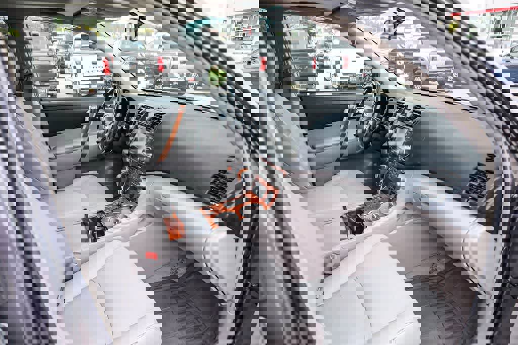 Used 2010 Toyota Highlander Limited image 15