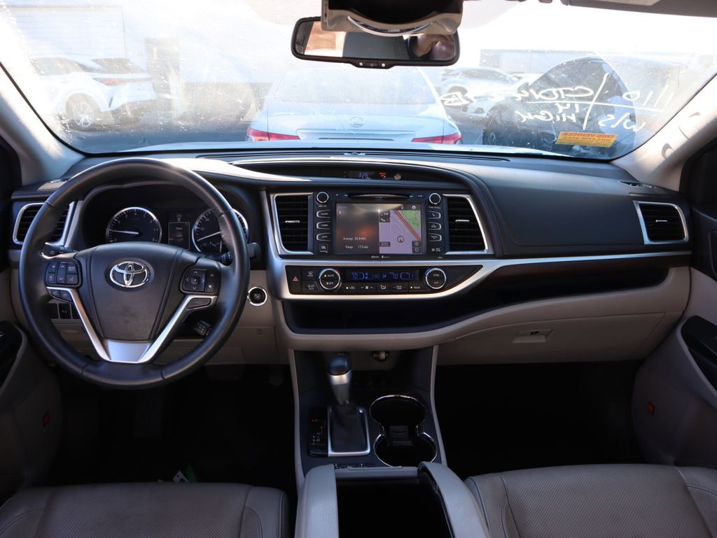 Used 2014 Toyota Highlander Limited image 7