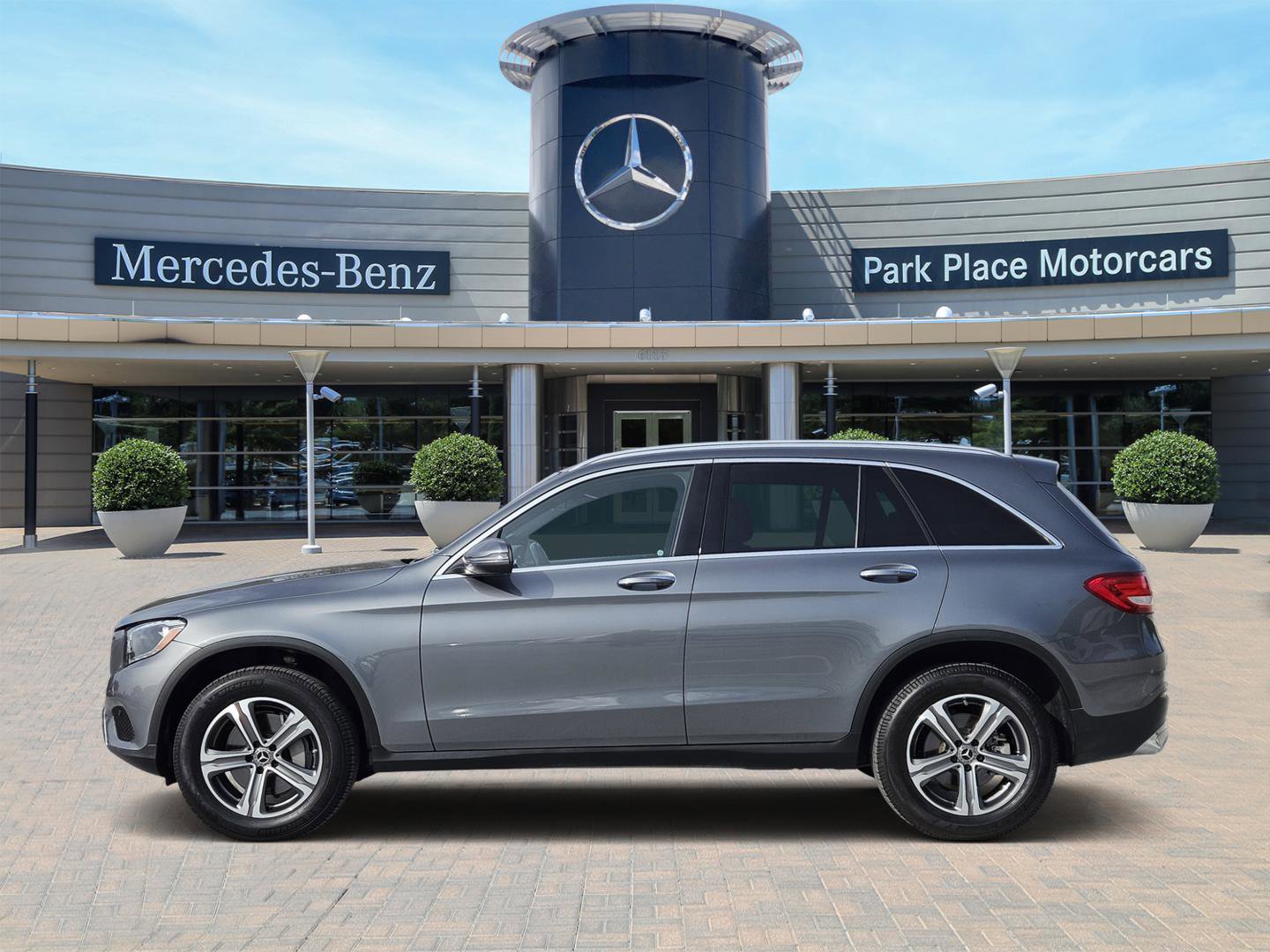 Used 2019 Mercedes-Benz GLC 300 image 3