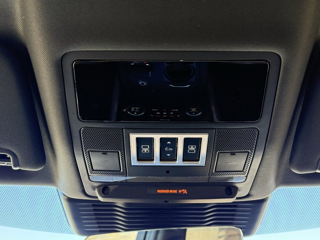 New 2026 Land Rover Discovery Limited Edition image 28