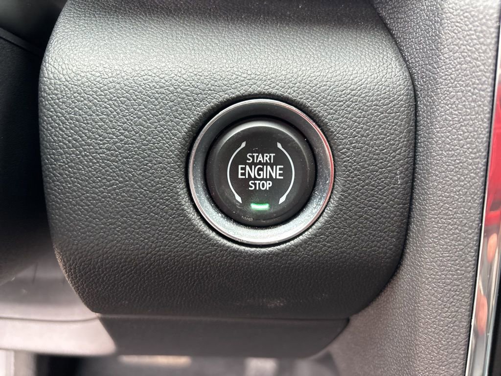 Used 2025 GMC Acadia Denali image 50