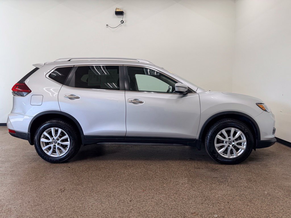Used 2018 Nissan Rogue SV AWD/4WD image 7