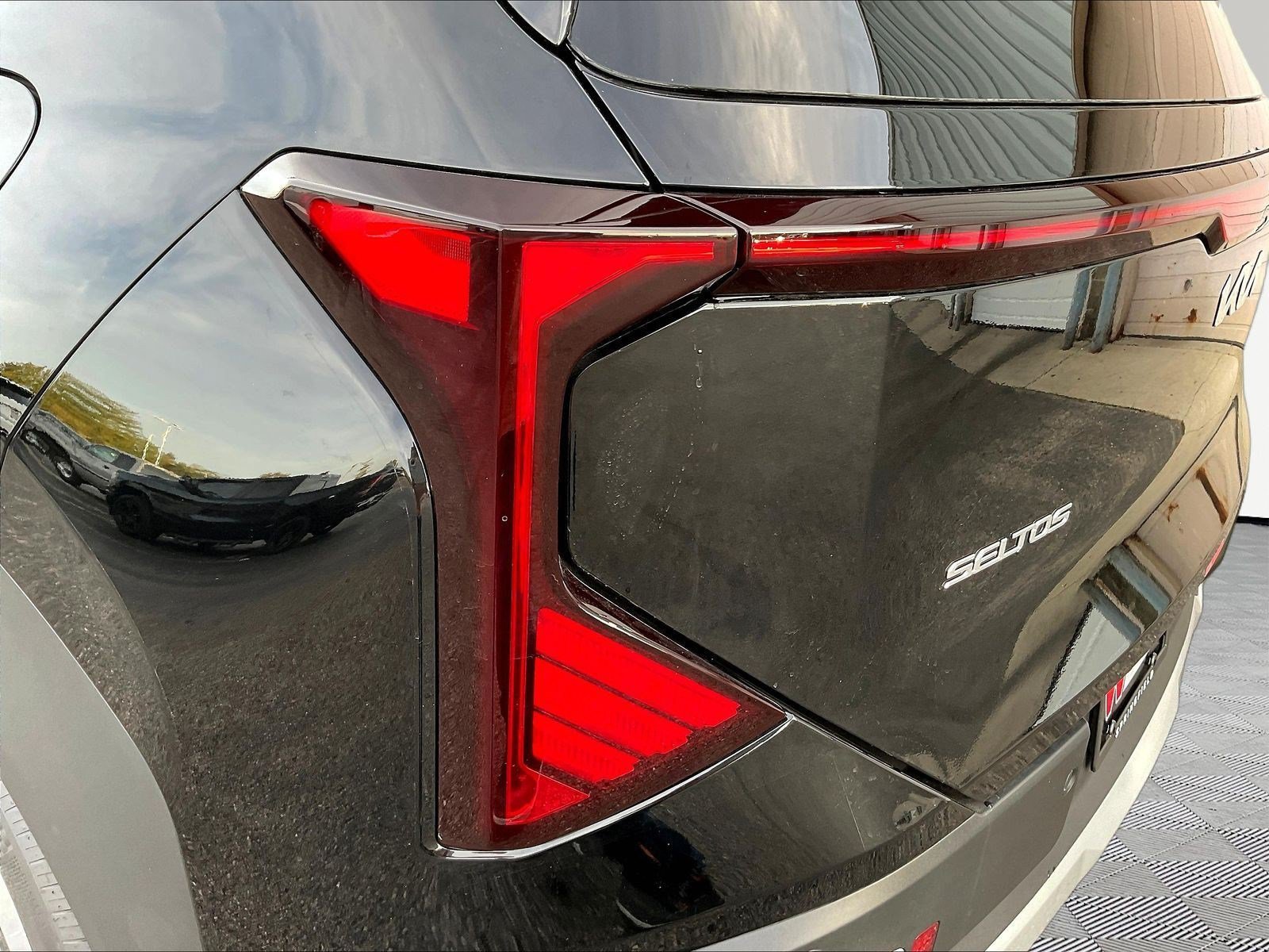 New 2027 Kia Seltos LX FWD image 15