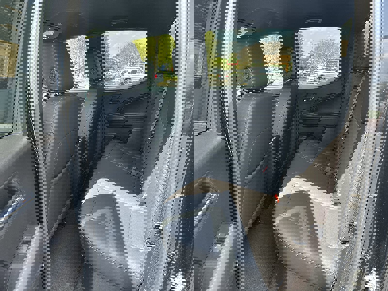 Used 2024 Chevrolet Colorado LT w/ LT Convenience Package III image 31