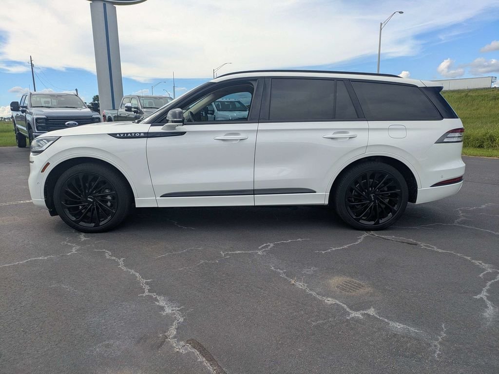 Used 2022 Lincoln Aviator Reserve w/ Equipment Group 201A RWD image 7