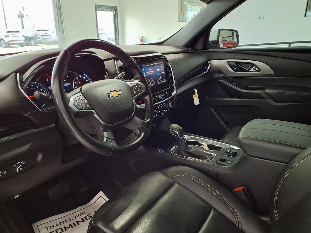 Used 2023 Chevrolet Traverse LT FWD image 11