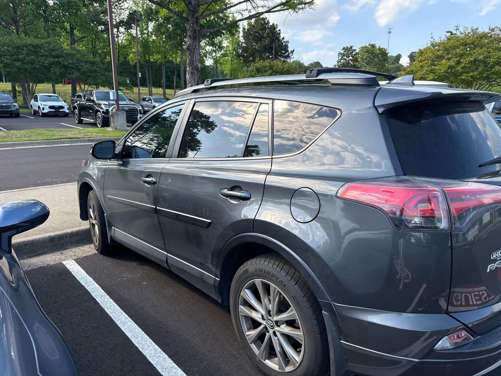Used 2018 Toyota RAV4 Platinum AWD/4WD image 5