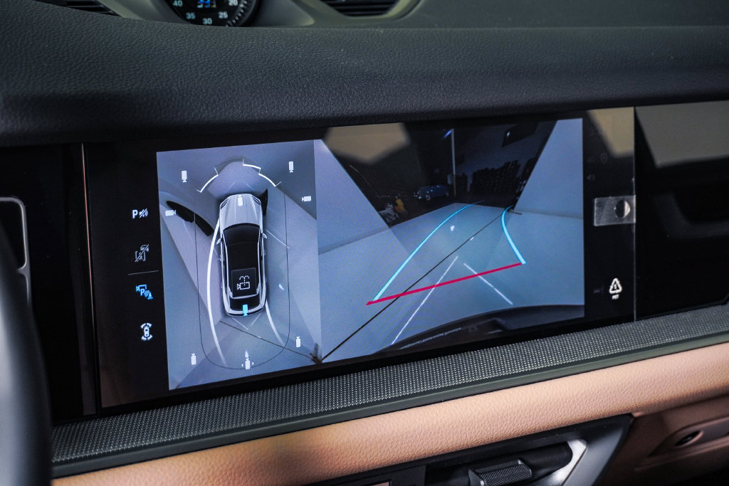 New 2026 Porsche Cayenne Coupe AWD/4WD image 23